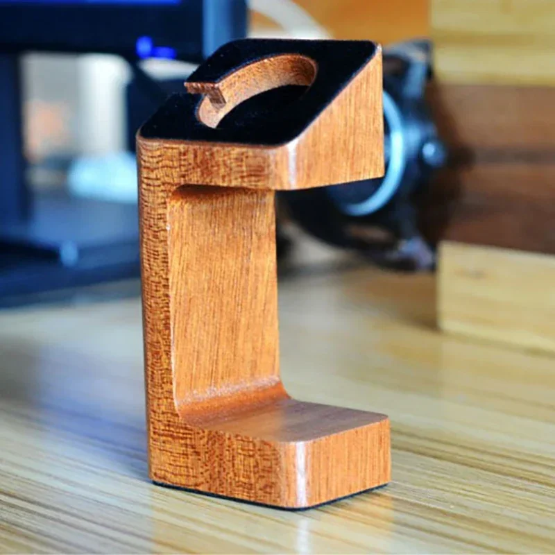 Drewniana podstawka pod ładowa – Smartwatch Apple Watch recenzja i cena