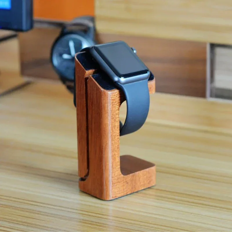 Drewniana podstawka pod ładowa – Smartwatch Apple Watch recenzja i cena